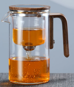Elegant Glass Teapot with Integrated Infuser