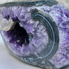 Semi precious stone, large amethyst geode